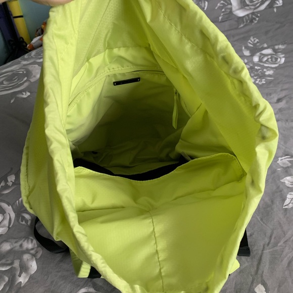 SOLD💛💚Lululemon dash all day backpack💚💛 - Picture 7 of 8